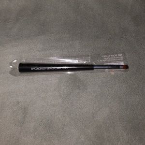 NEW - LIP / CONCEALER BRUSH - The Body Shop
